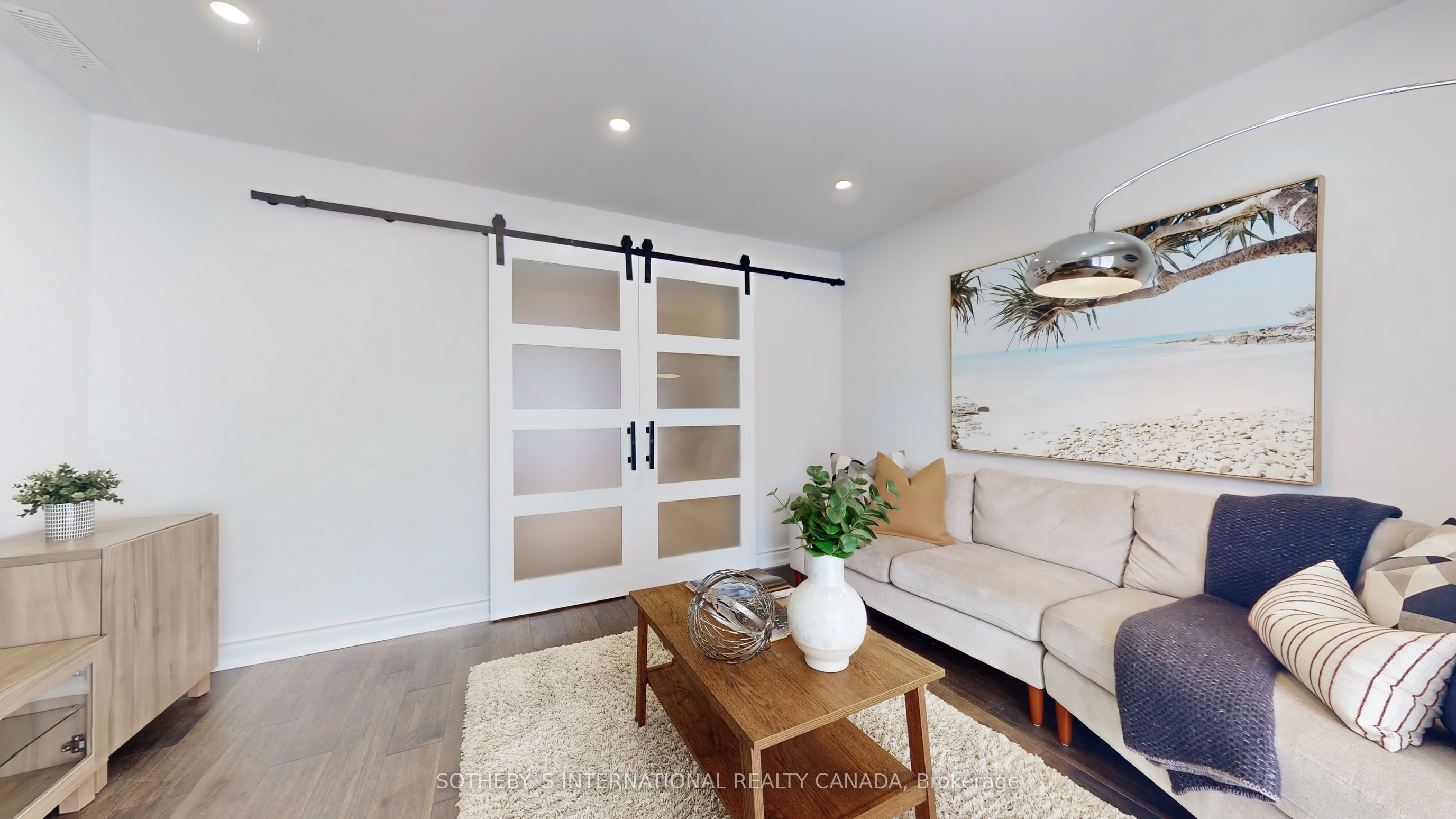 1271 Gerrard Street E Property Photo 7
