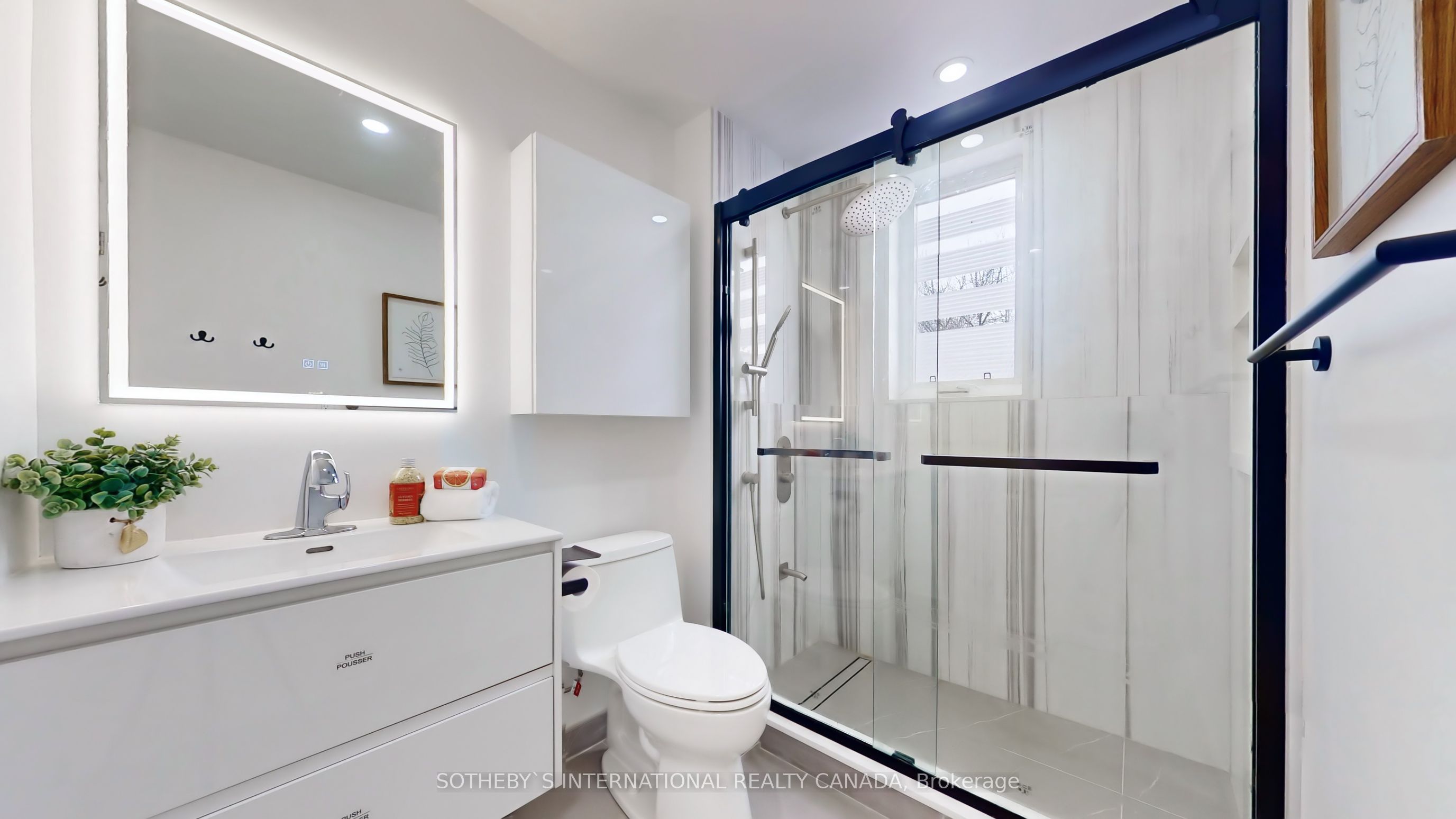 1271 Gerrard Street E Property Photo 18