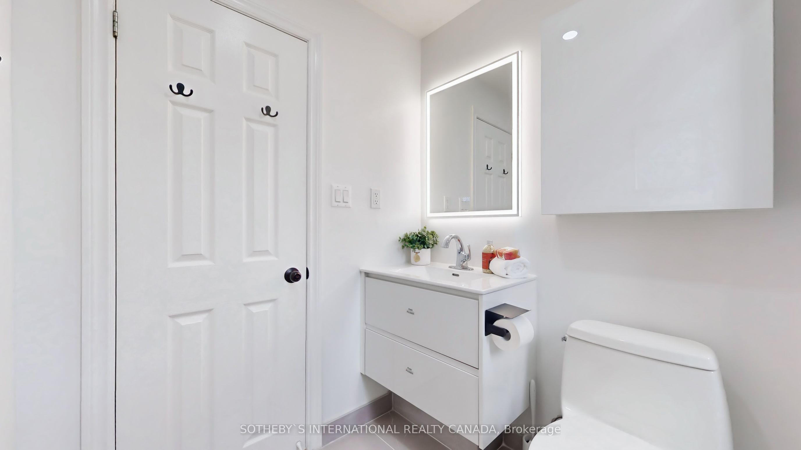 1271 Gerrard Street E Property Photo 19