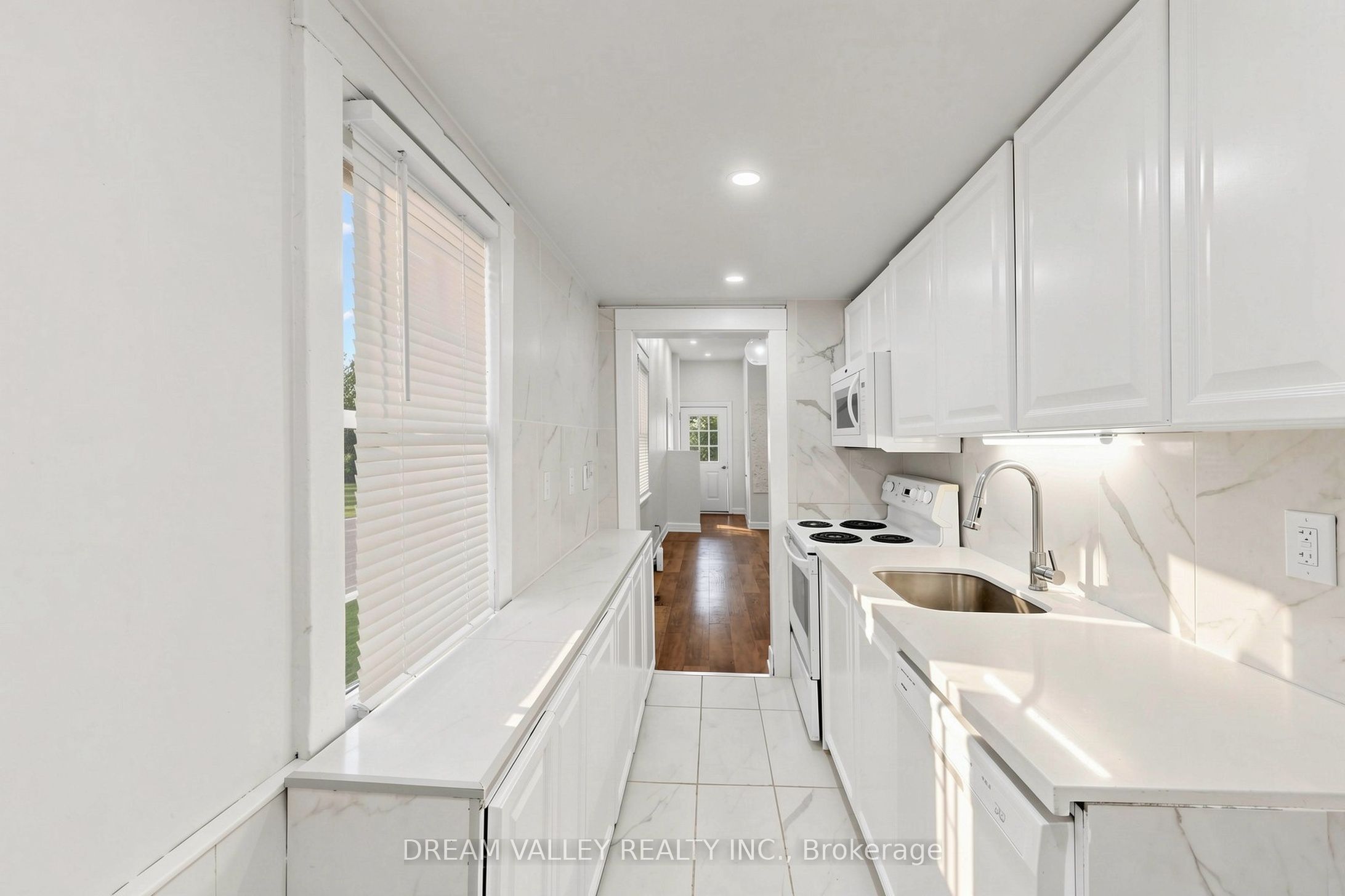 47 Laurel Avenue Property Photo 10