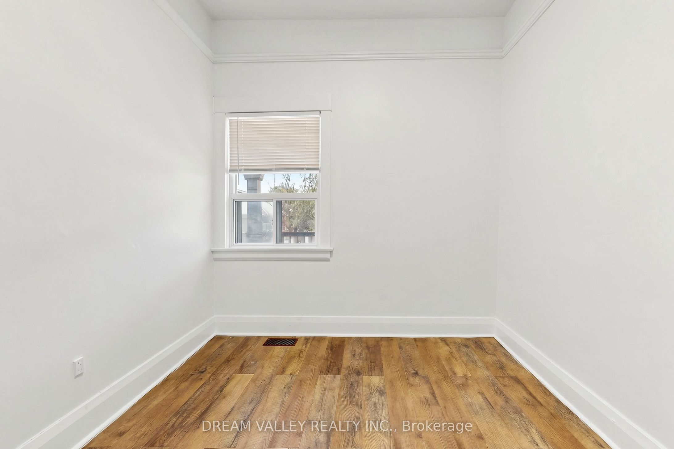 47 Laurel Avenue Property Photo 12