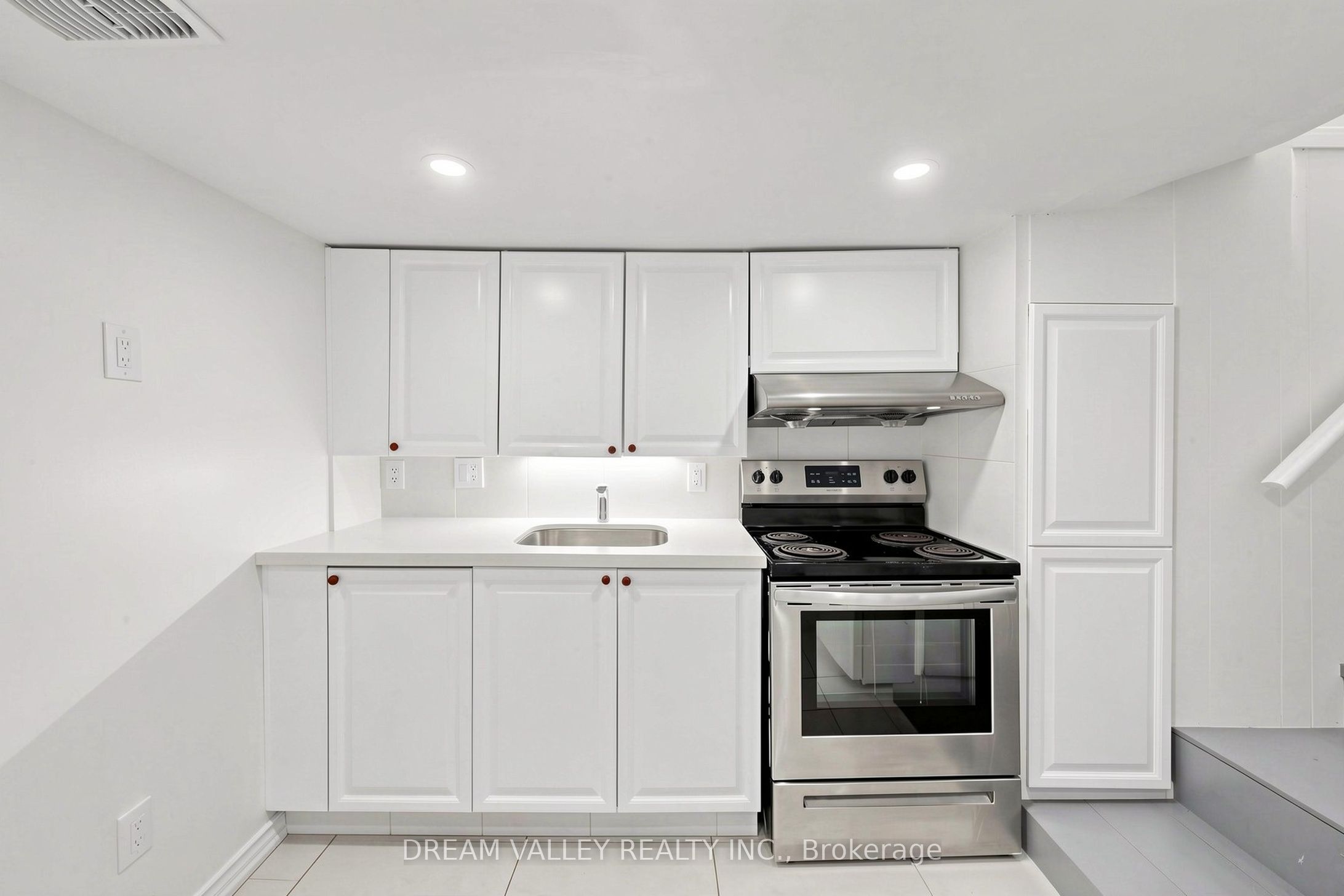 47 Laurel Avenue Property Photo 19