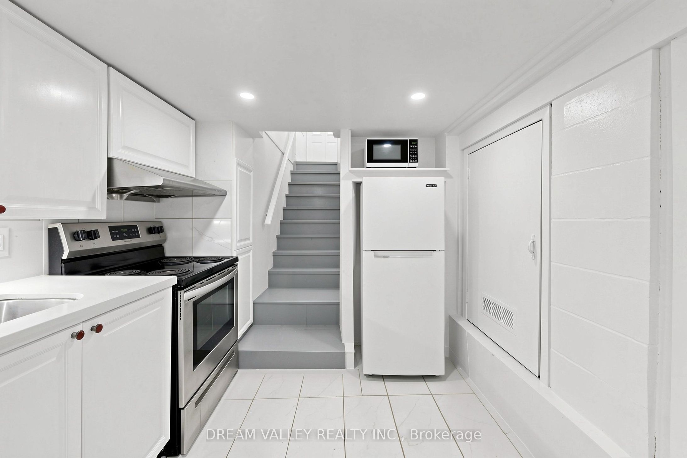 47 Laurel Avenue Property Photo 20