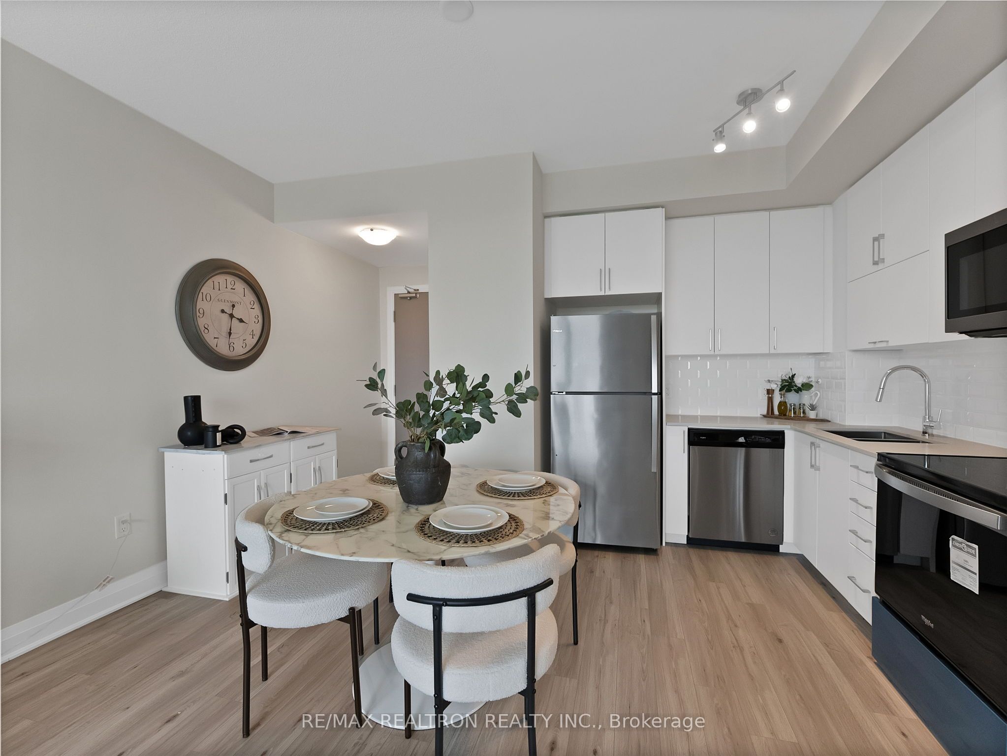 3220 Sheppard Avenue E 1702 Property Photo 6