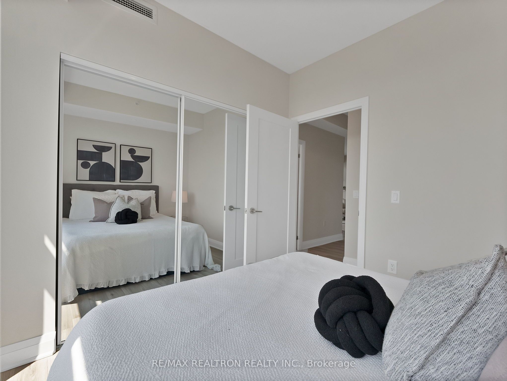 3220 Sheppard Avenue E 1702 Property Photo 14
