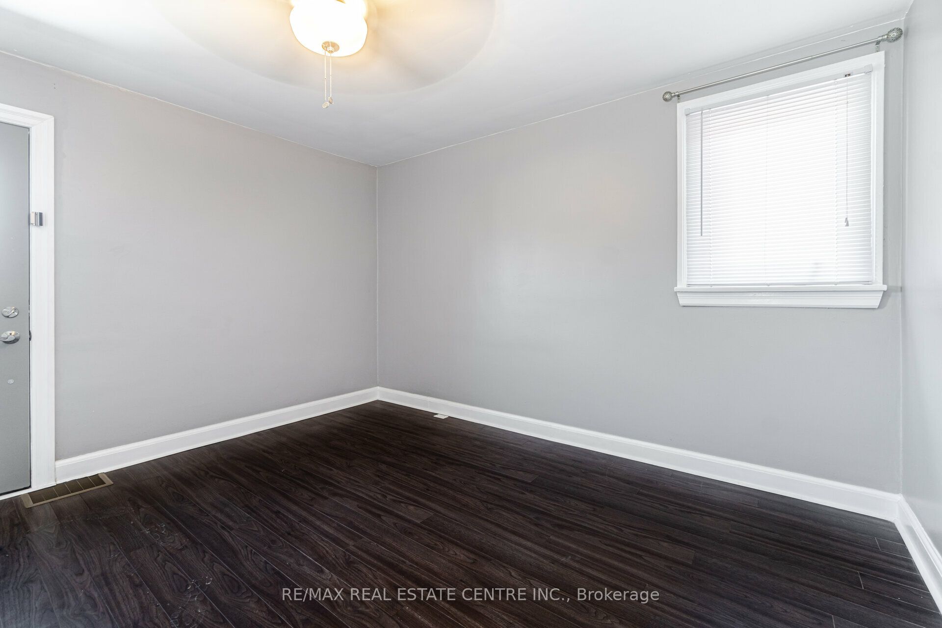 102 Wilson Road S Upper Level Property Photo 15