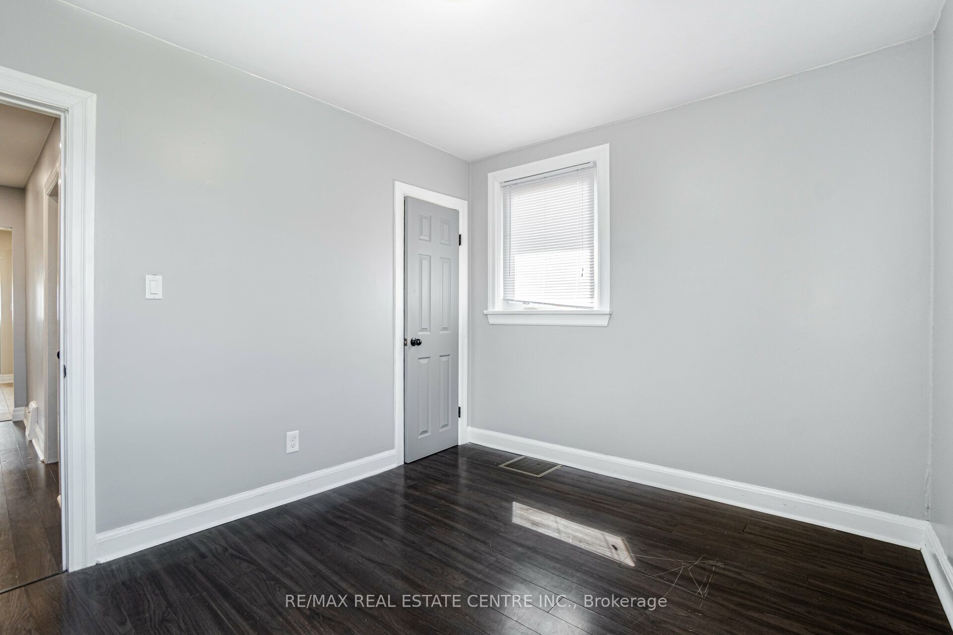 102 Wilson Road S Upper Level Property Photo 19