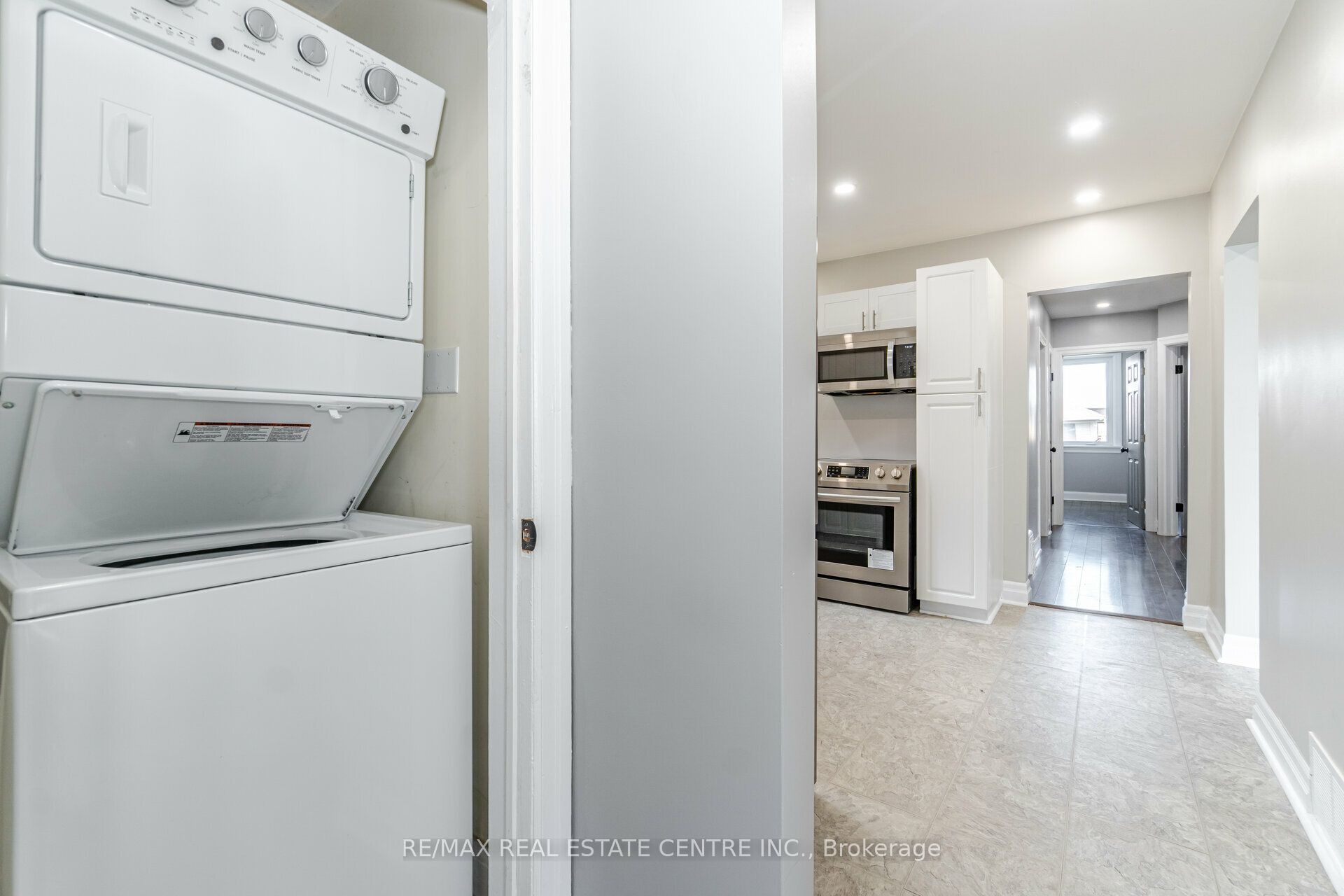 102 Wilson Road S Upper Level Property Photo 22