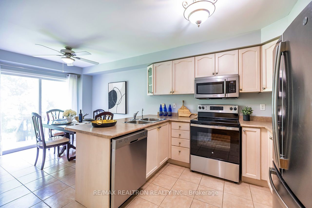 82 Beachgrove Crescent Property Photo 17