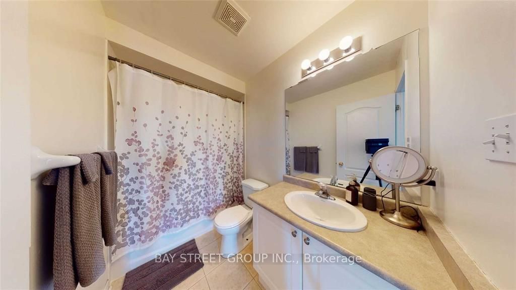 E13684638 Property Photo 12