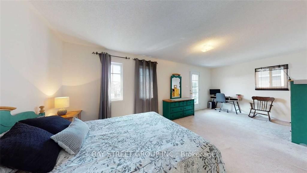 E13684638 Property Photo 14