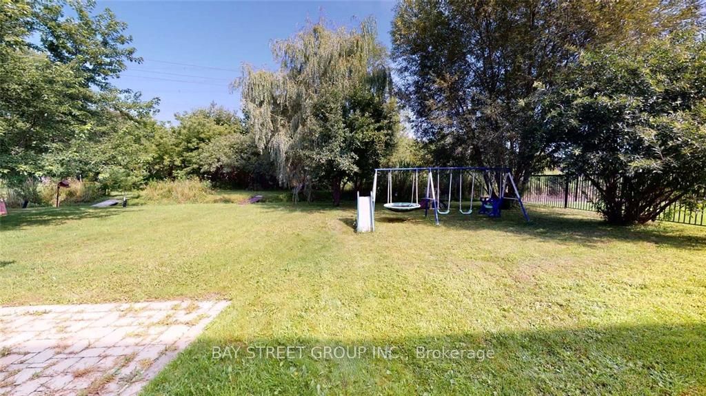 E13684638 Property Photo 17