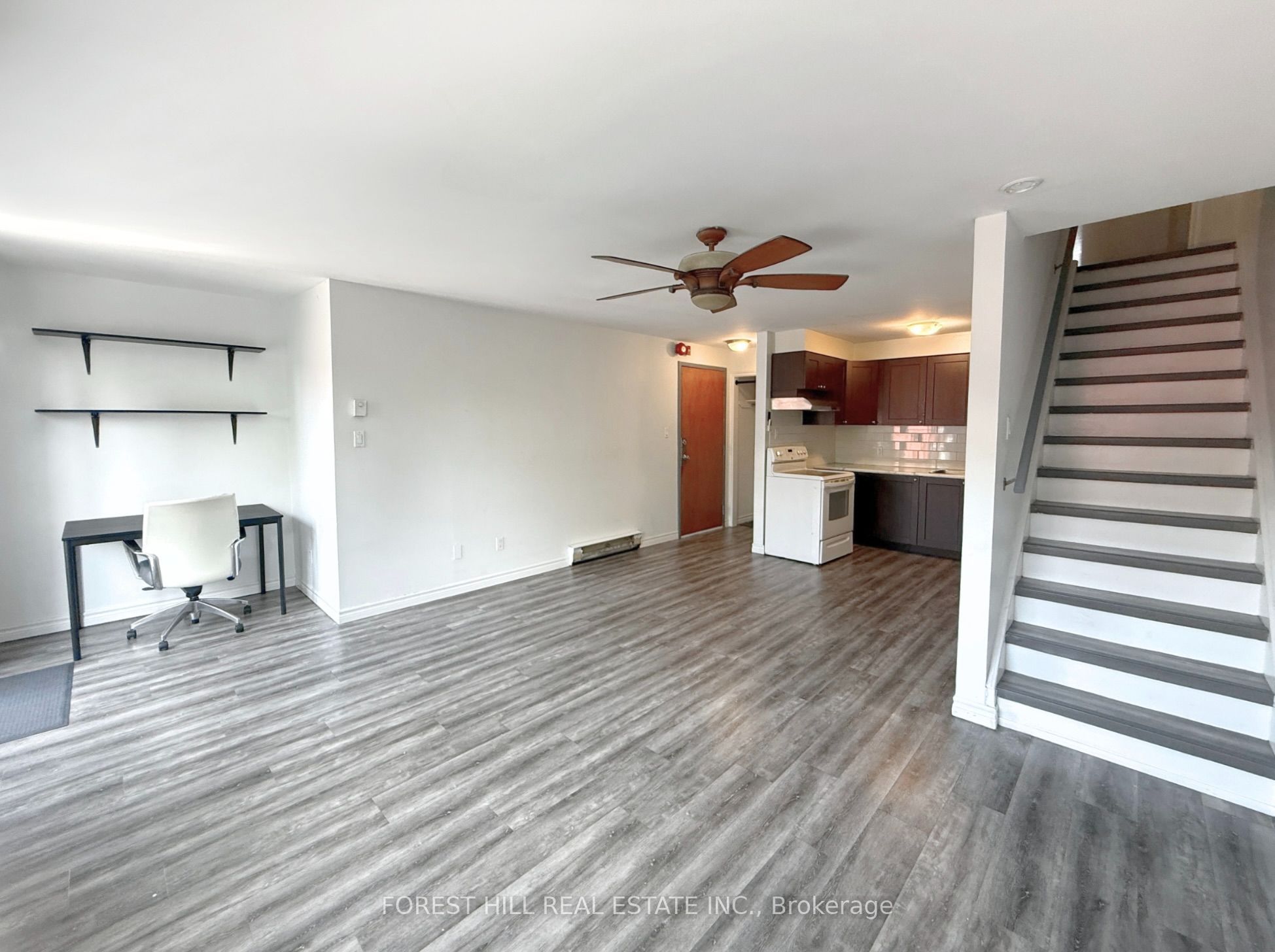 422 Danforth Avenue B Property Photo 4