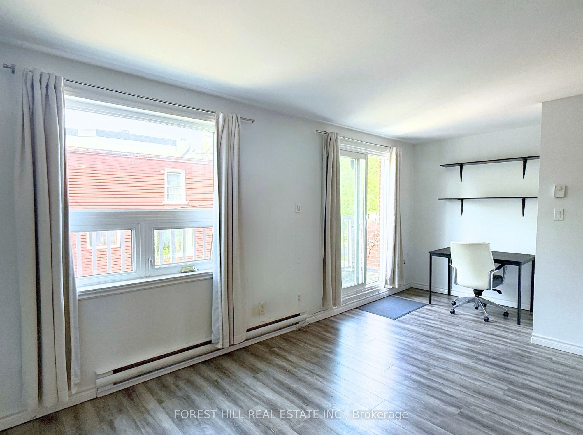 422 Danforth Avenue B Property Photo 5