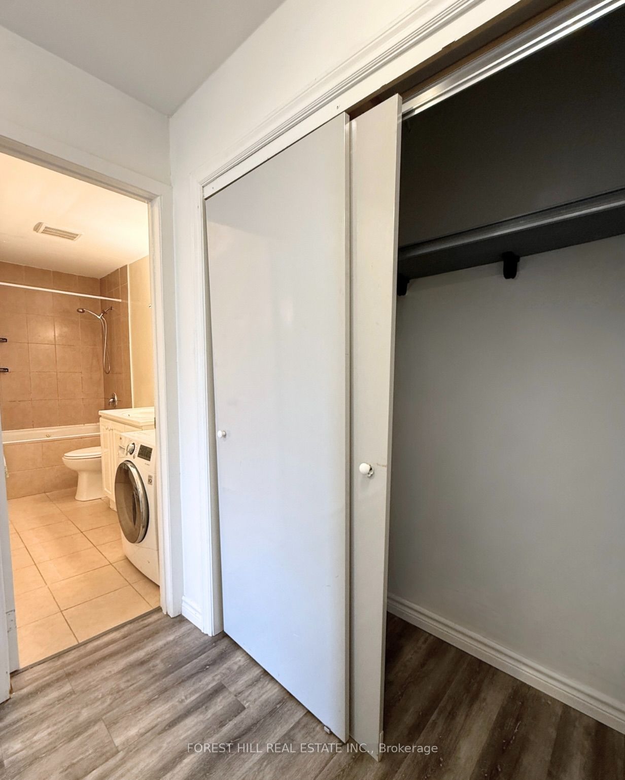 422 Danforth Avenue B Property Photo 12
