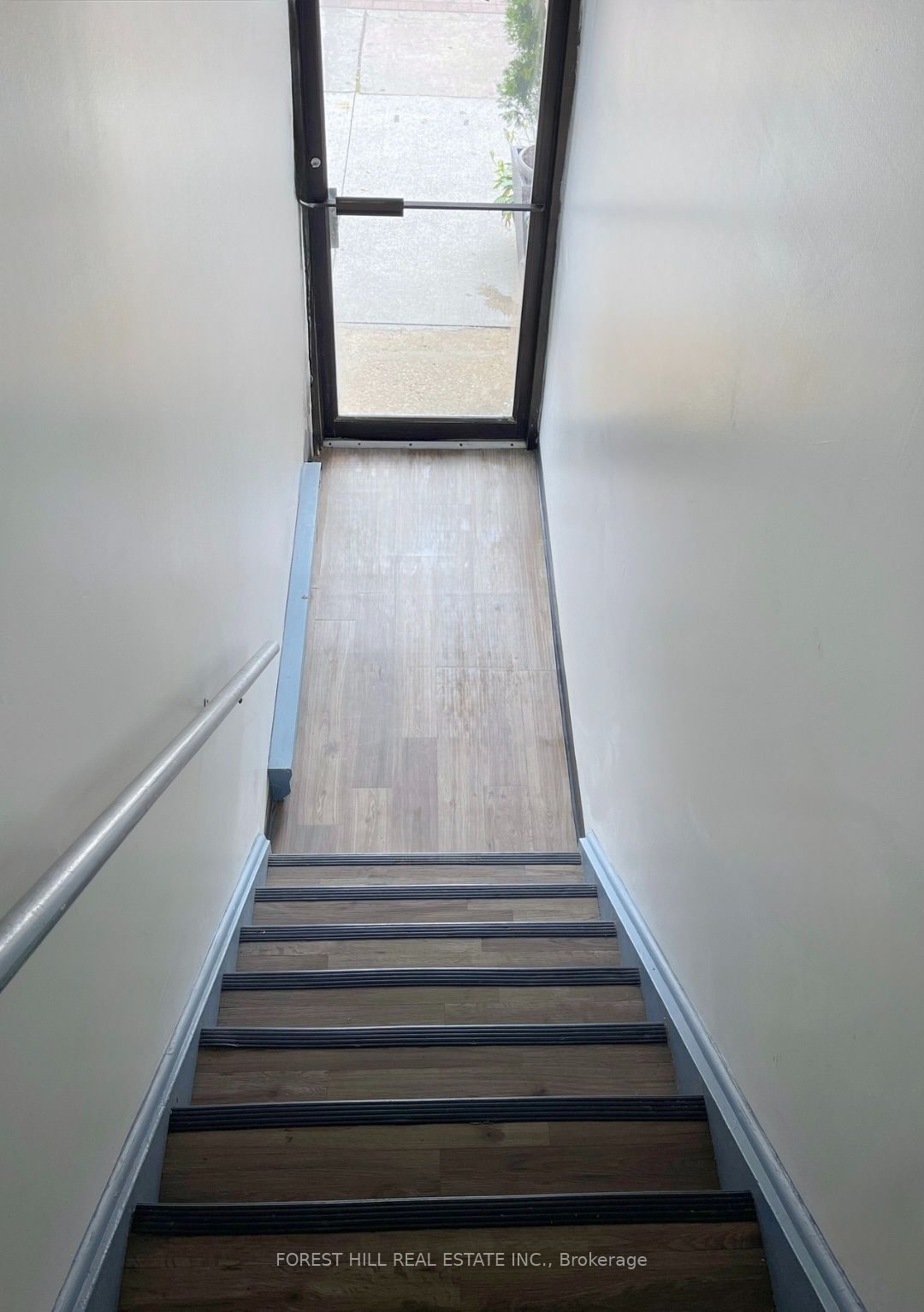 422 Danforth Avenue B Property Photo 13