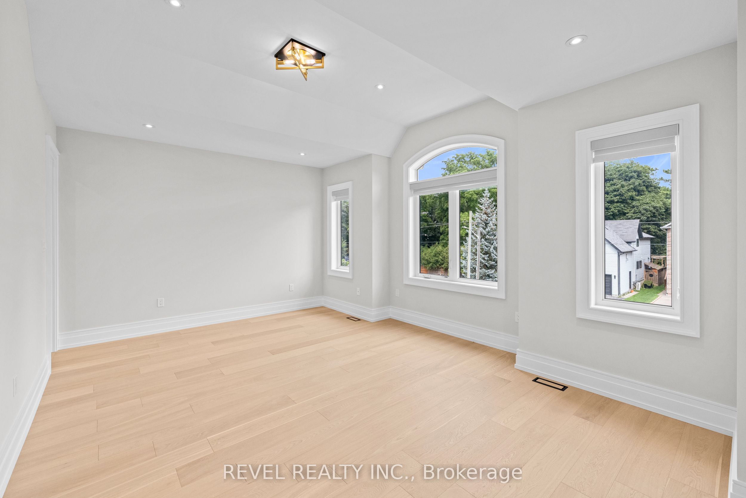 1472 Highbush Trail Property Photo 33