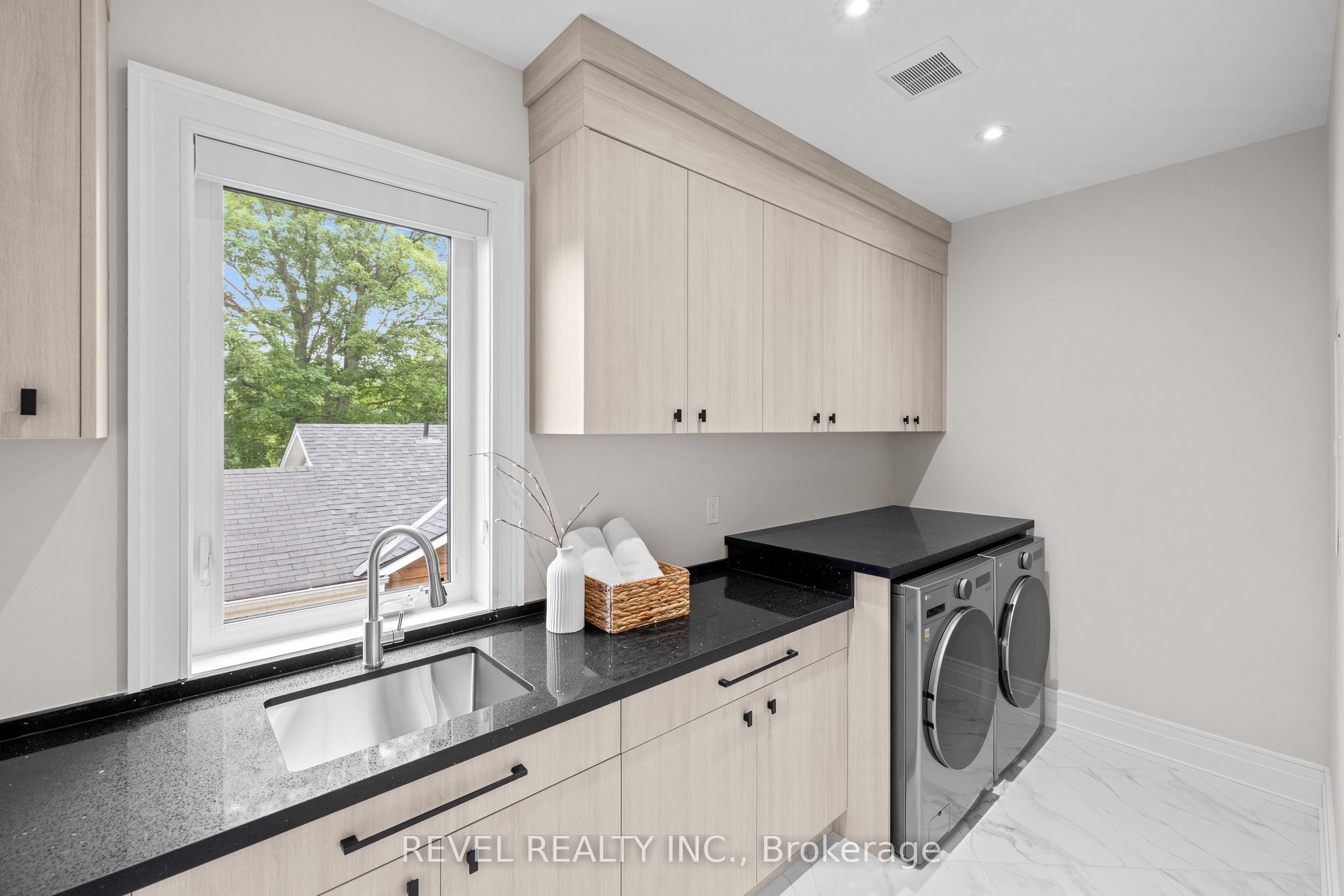 1472 Highbush Trail Property Photo 40