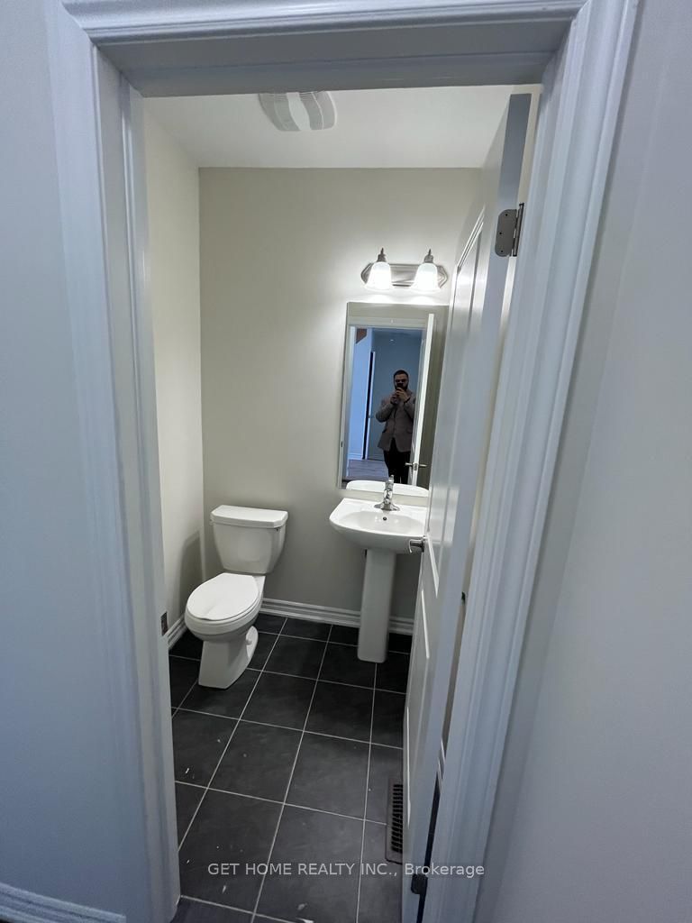 258 Okanagan Path Property Photo 8