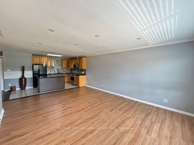 840 Danforth Road Upper Property Photo 2