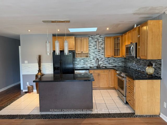840 Danforth Road Upper Property Photo 4