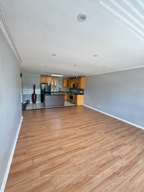 840 Danforth Road Upper Property Photo 5