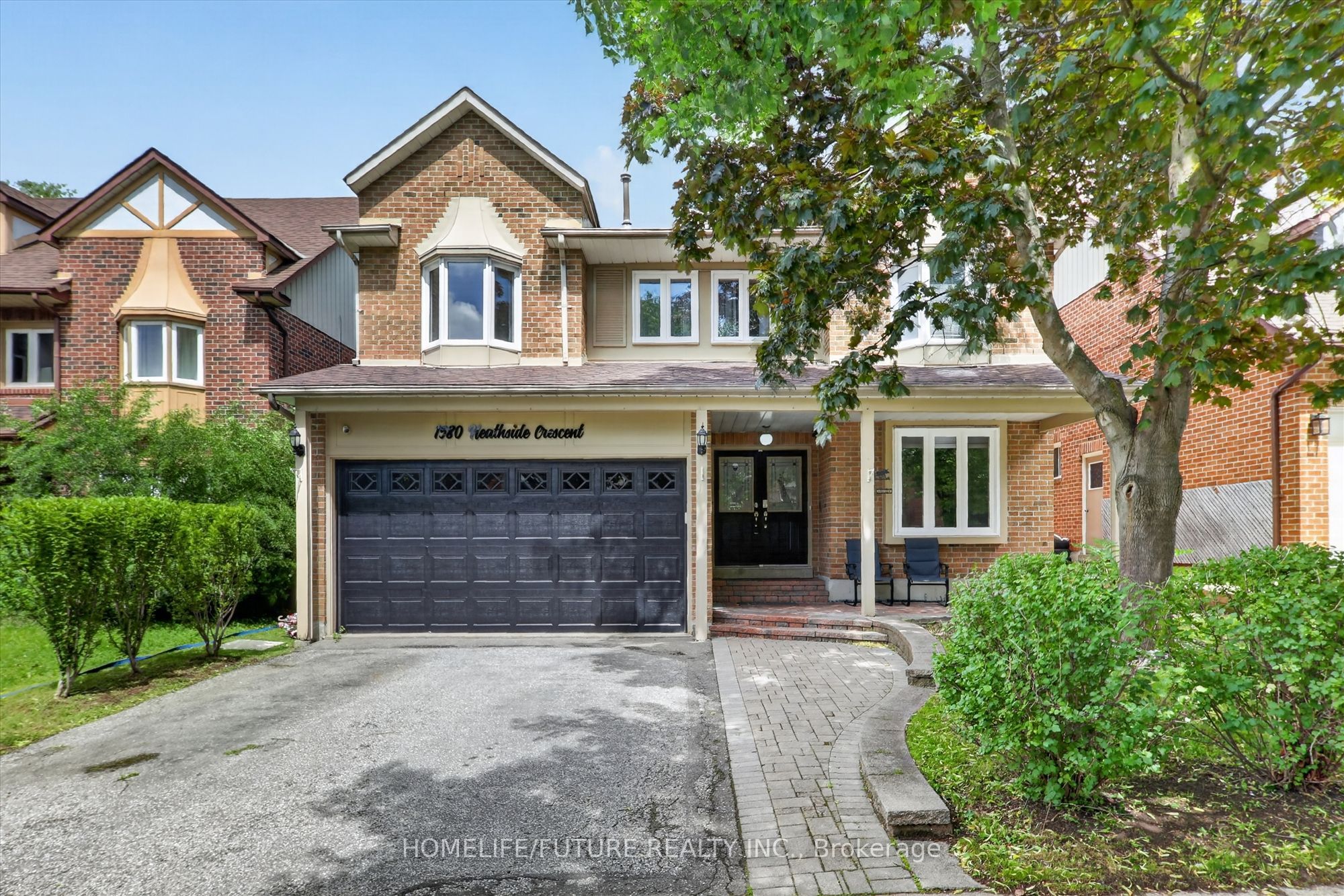 1580 Heathside Crescent Lower Property Photo 1