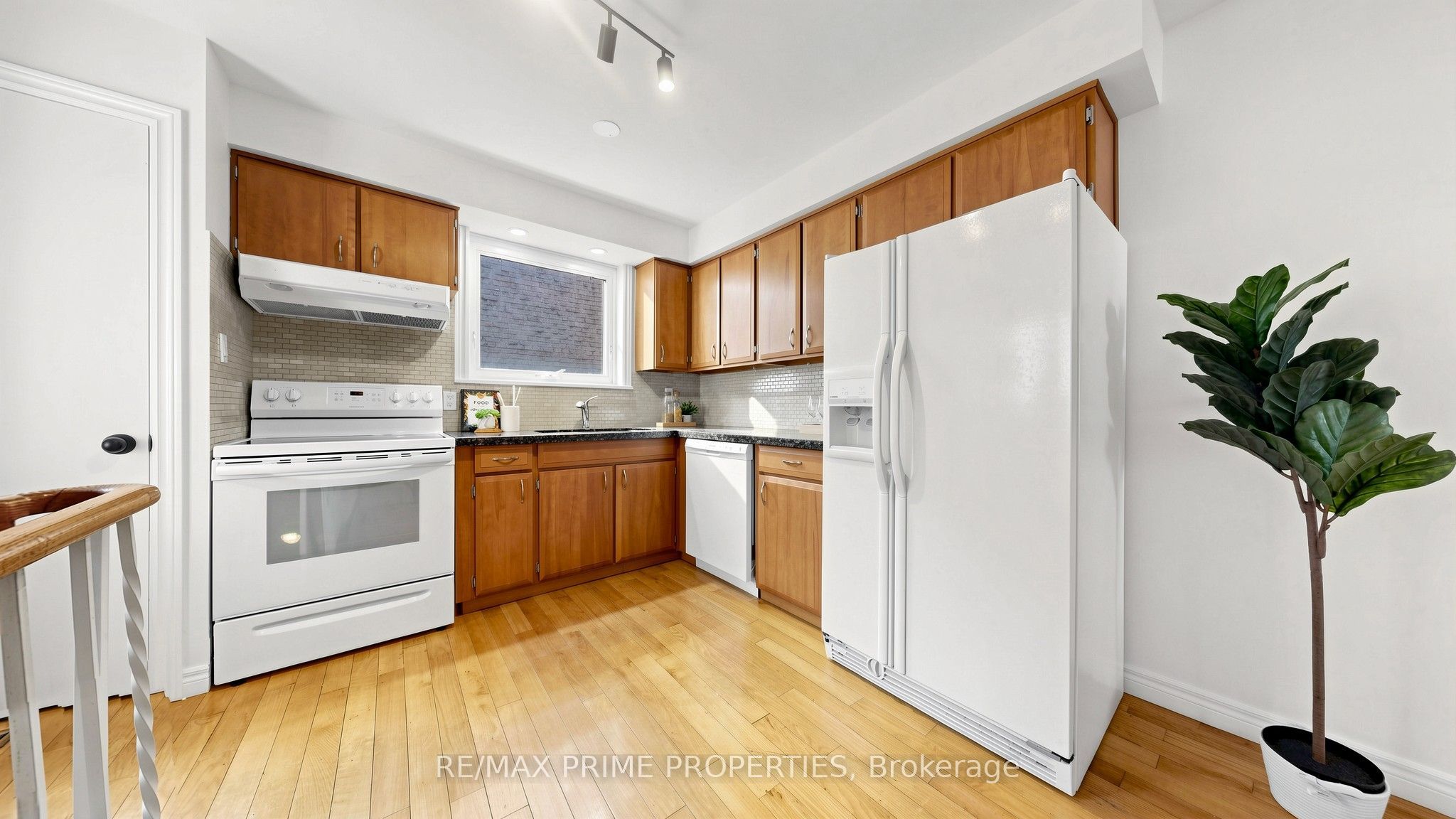 3 Leeswood Crescent E Property Photo 14