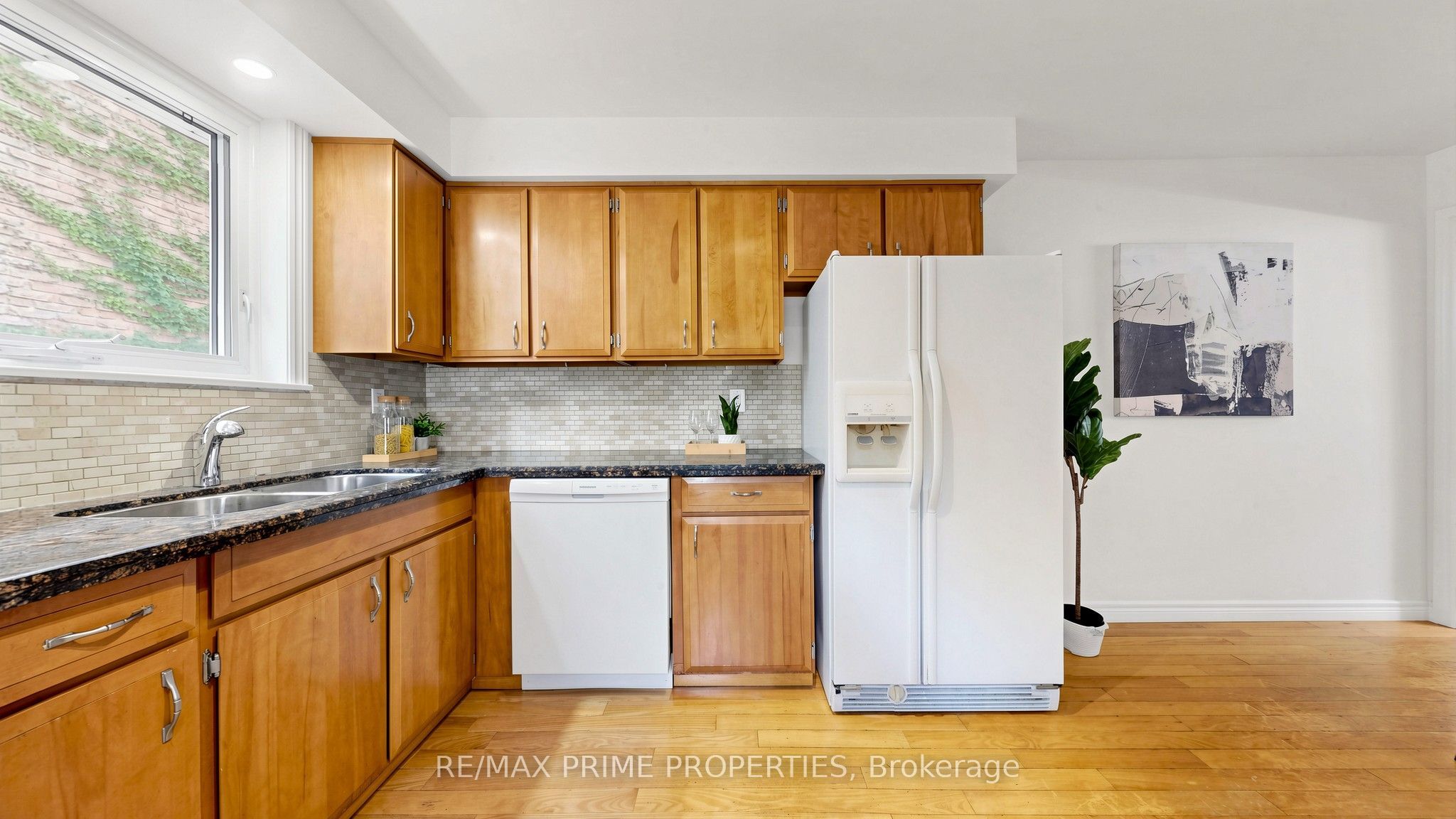 3 Leeswood Crescent E Property Photo 16