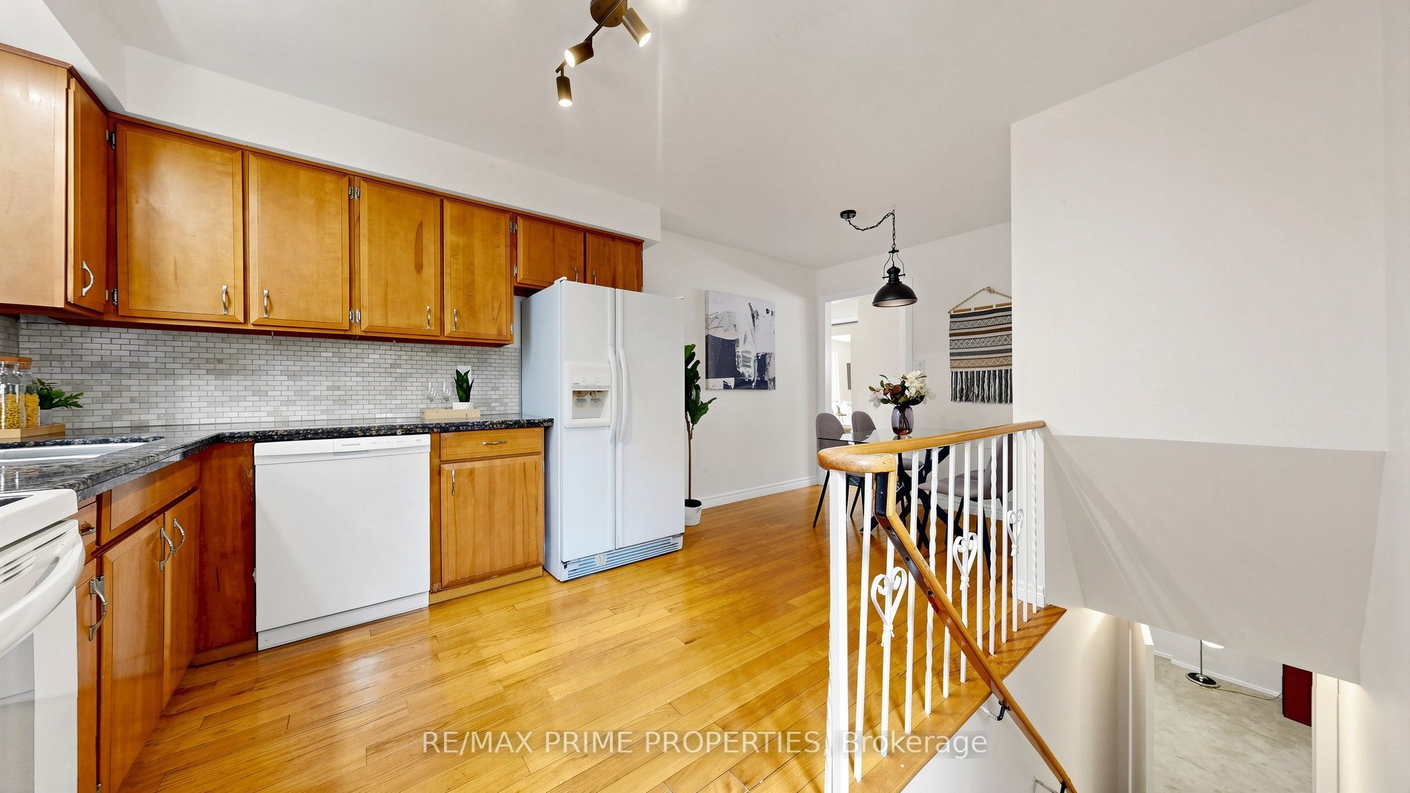 3 Leeswood Crescent E Property Photo 17