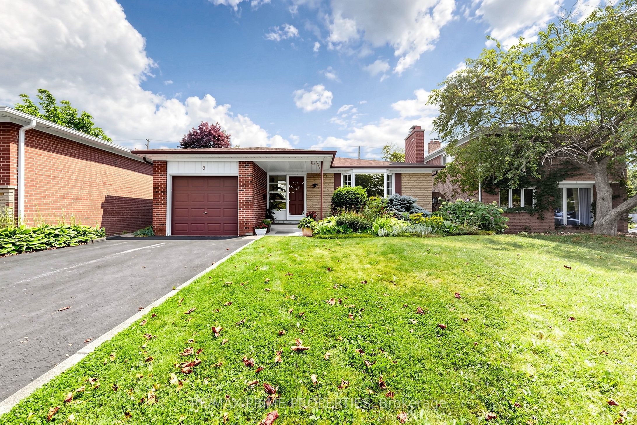 3 Leeswood Crescent E Property Photo 47