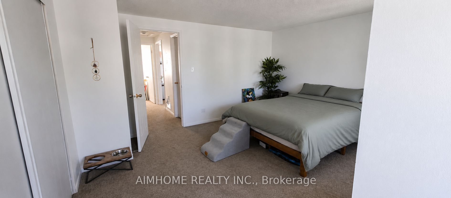 854 Attersley Drive Property Photo 11
