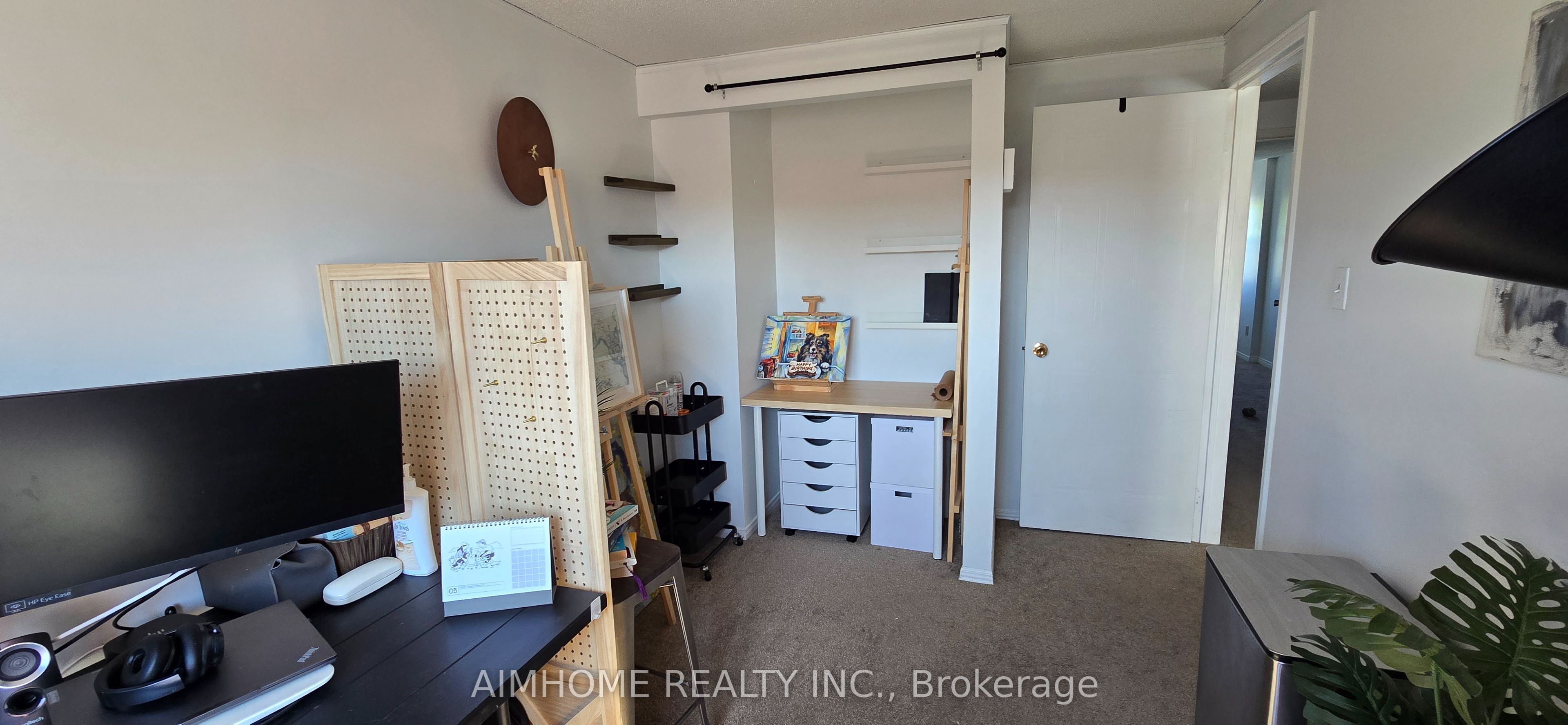 854 Attersley Drive Property Photo 13