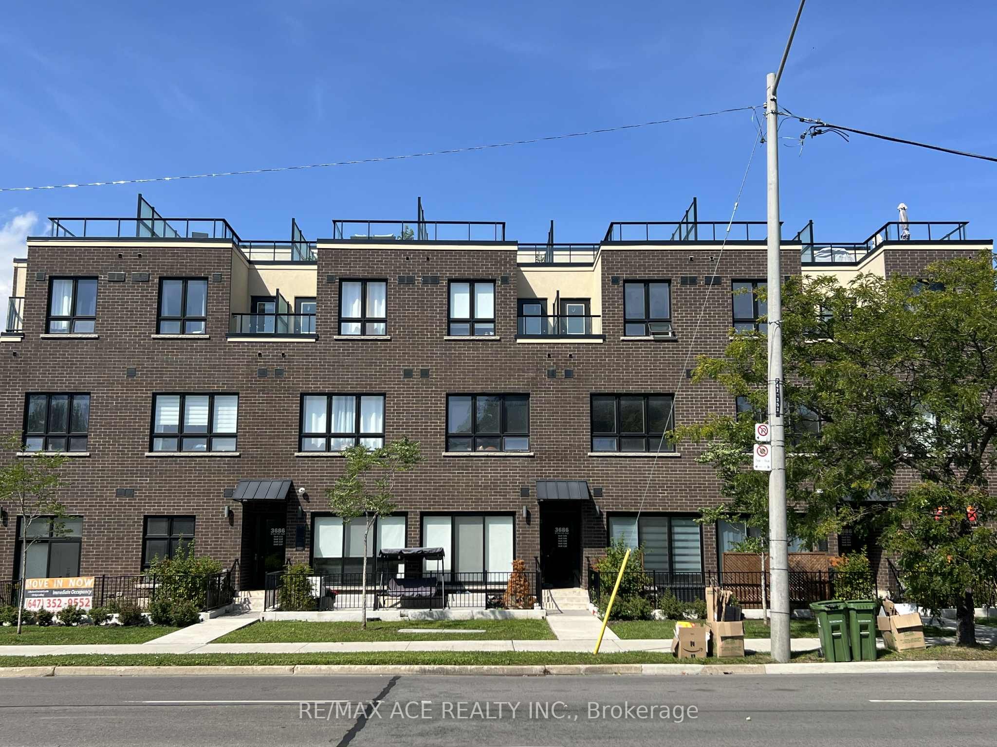 3686 St Clair Avenue E 105 Property Photo 1