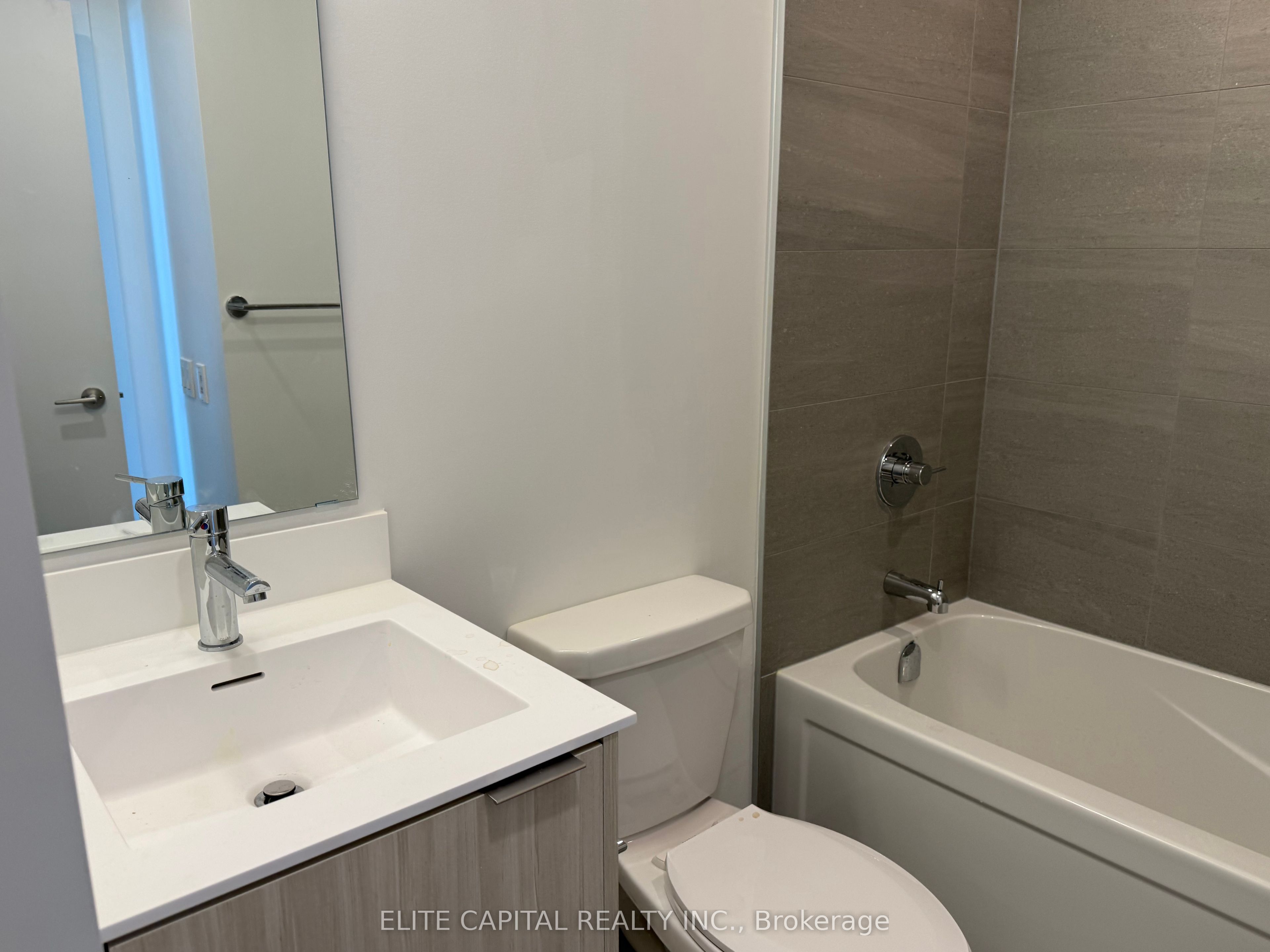 20 Deans Drive 521 Property Photo 4