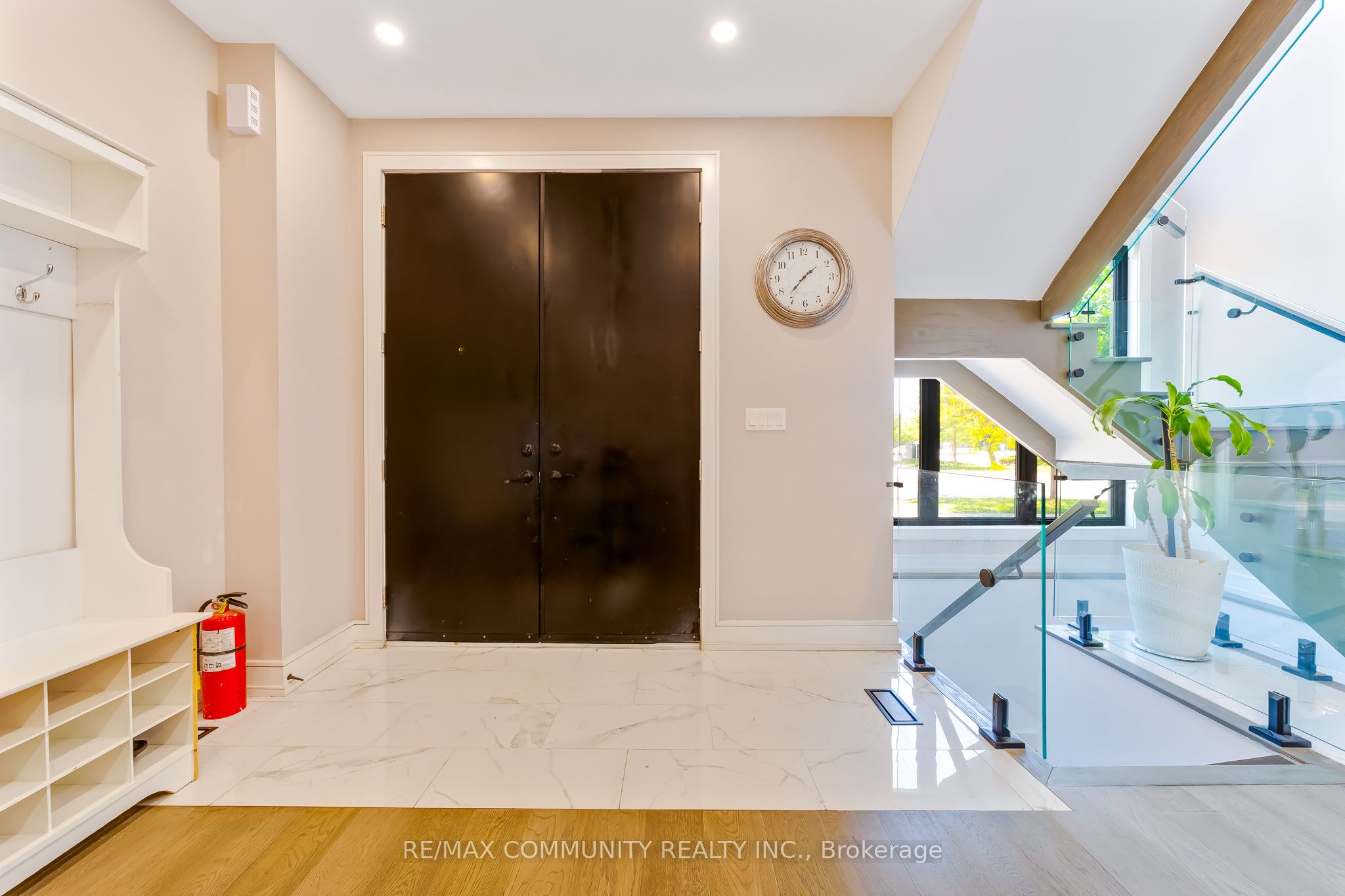 856 Kennedy Road Property Photo 6