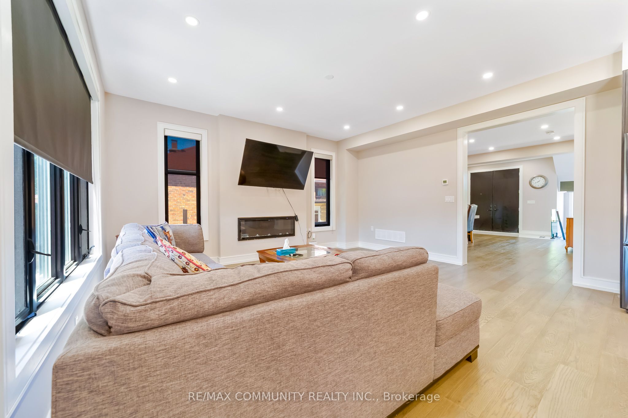 856 Kennedy Road Property Photo 10