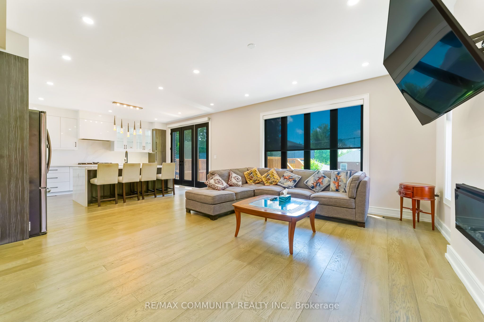 856 Kennedy Road Property Photo 11