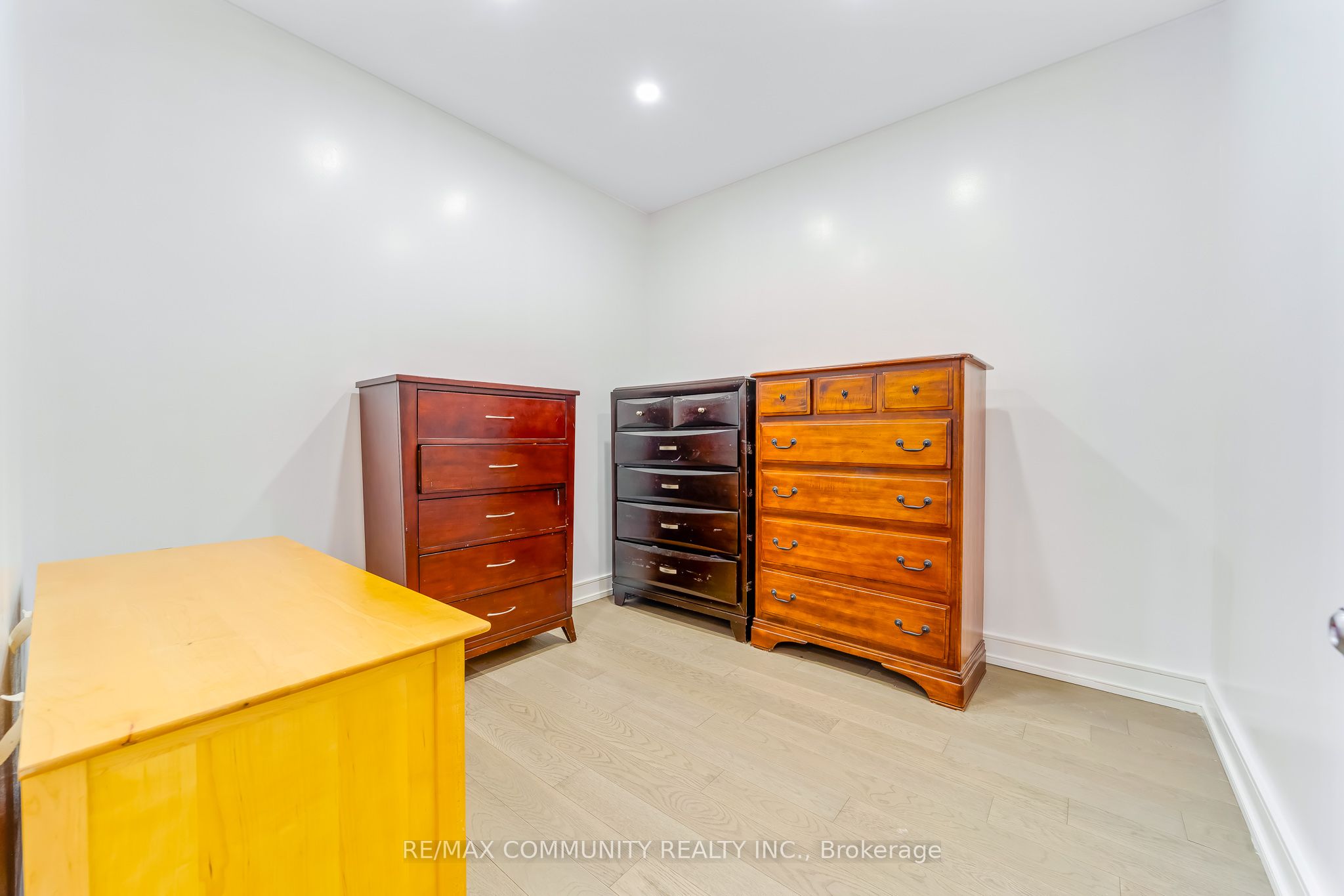 856 Kennedy Road Property Photo 21