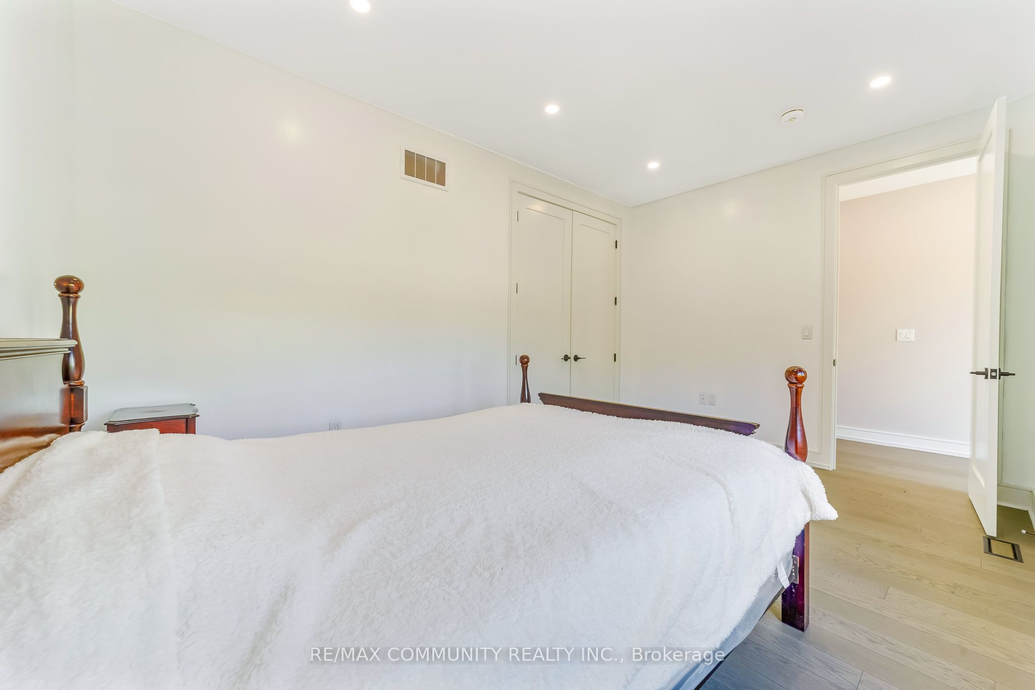 856 Kennedy Road Property Photo 25