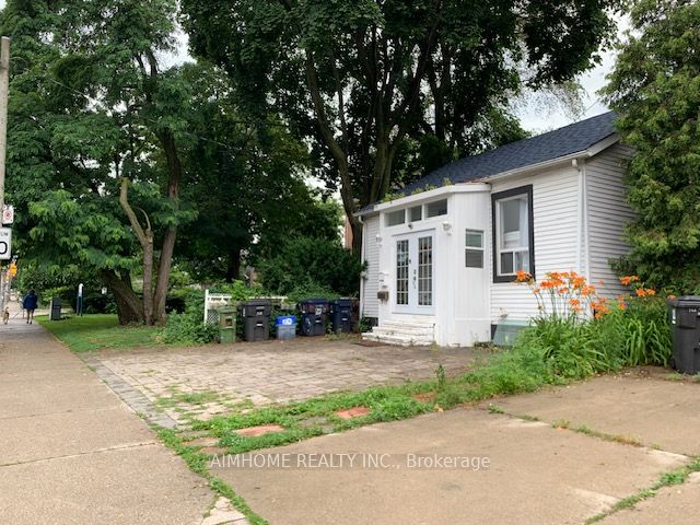 966 Dundas Street E Property Photo 2