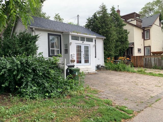 966 Dundas Street E Property Photo 4