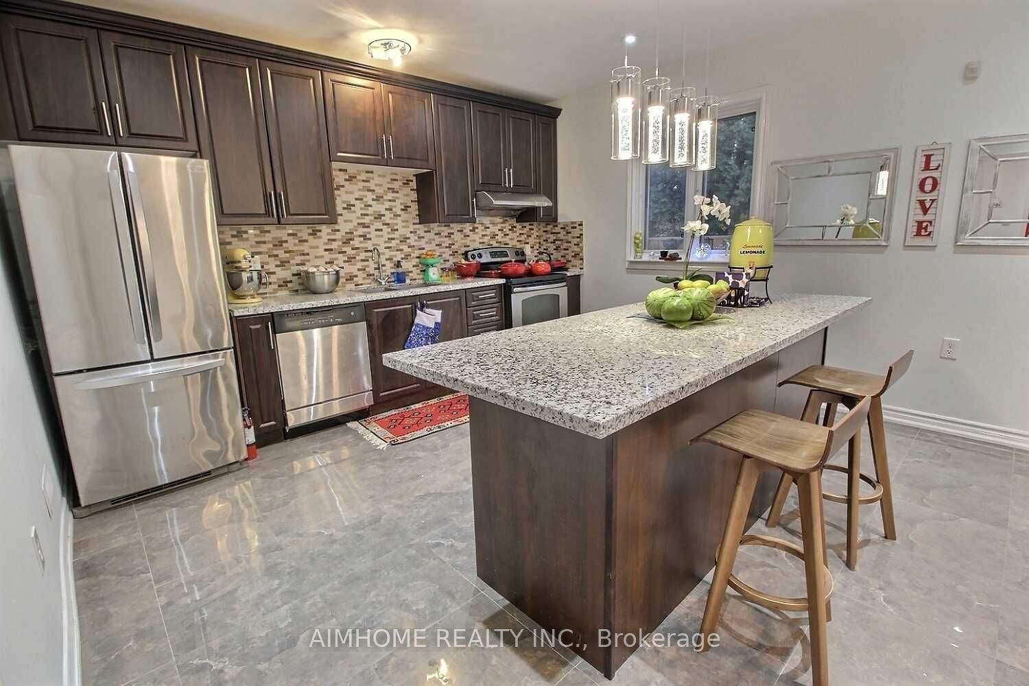 966 Dundas Street E Property Photo 6