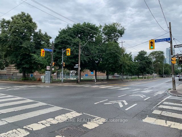 966 Dundas Street E Property Photo 10