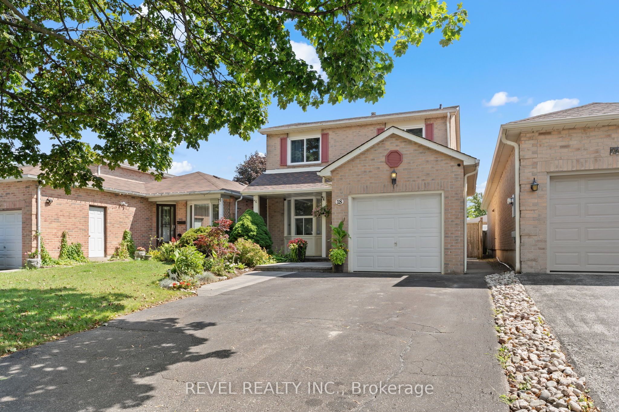 18 Longstaff Drive Property Photo 1