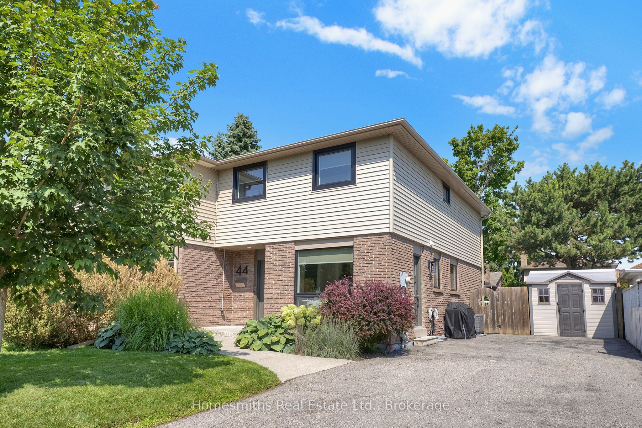 44 Loscombe Drive Property Photo 1
