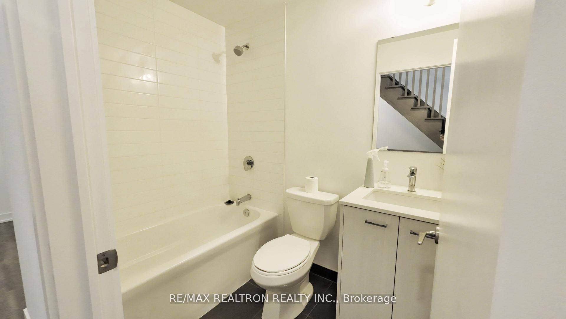 20 Echo Point 128 Property Photo 10