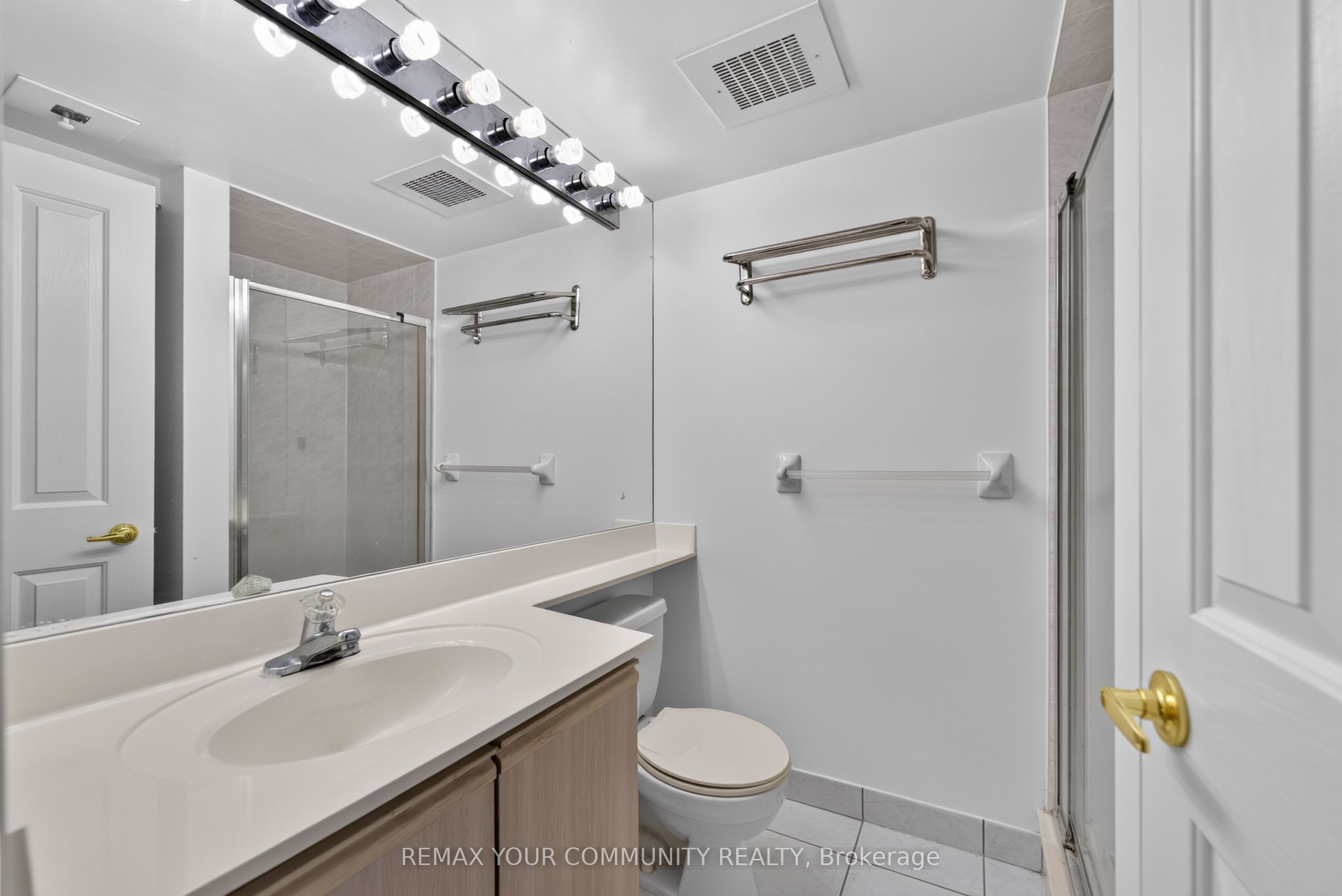 68 Corporate Drive 1729 Property Photo 10