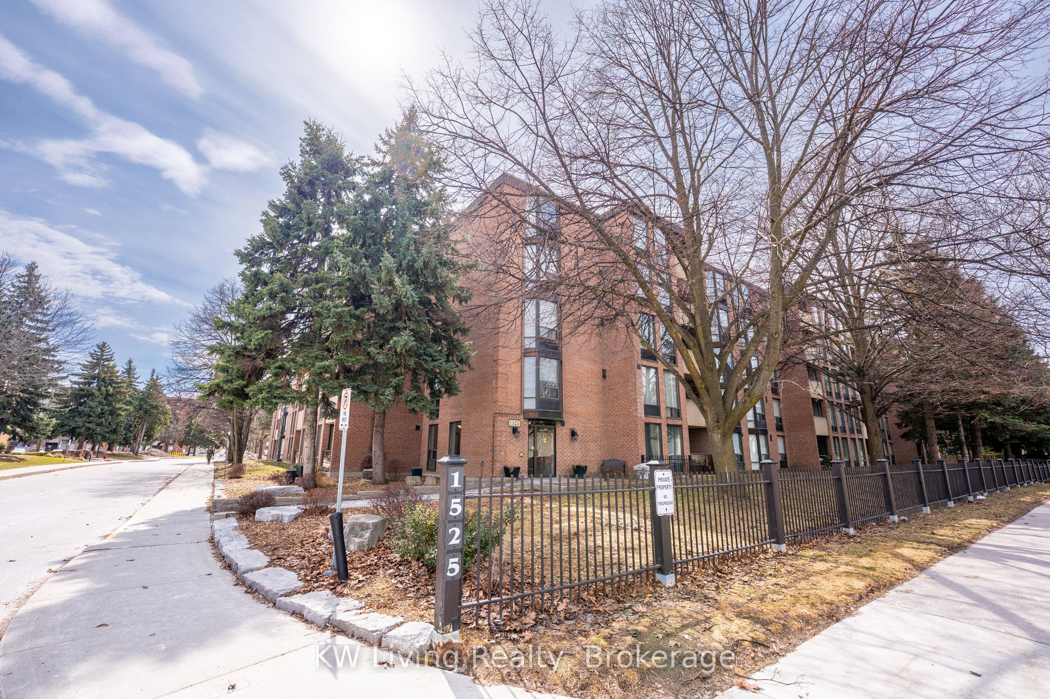 1525 Diefenbaker Court 402 Property Photo 1