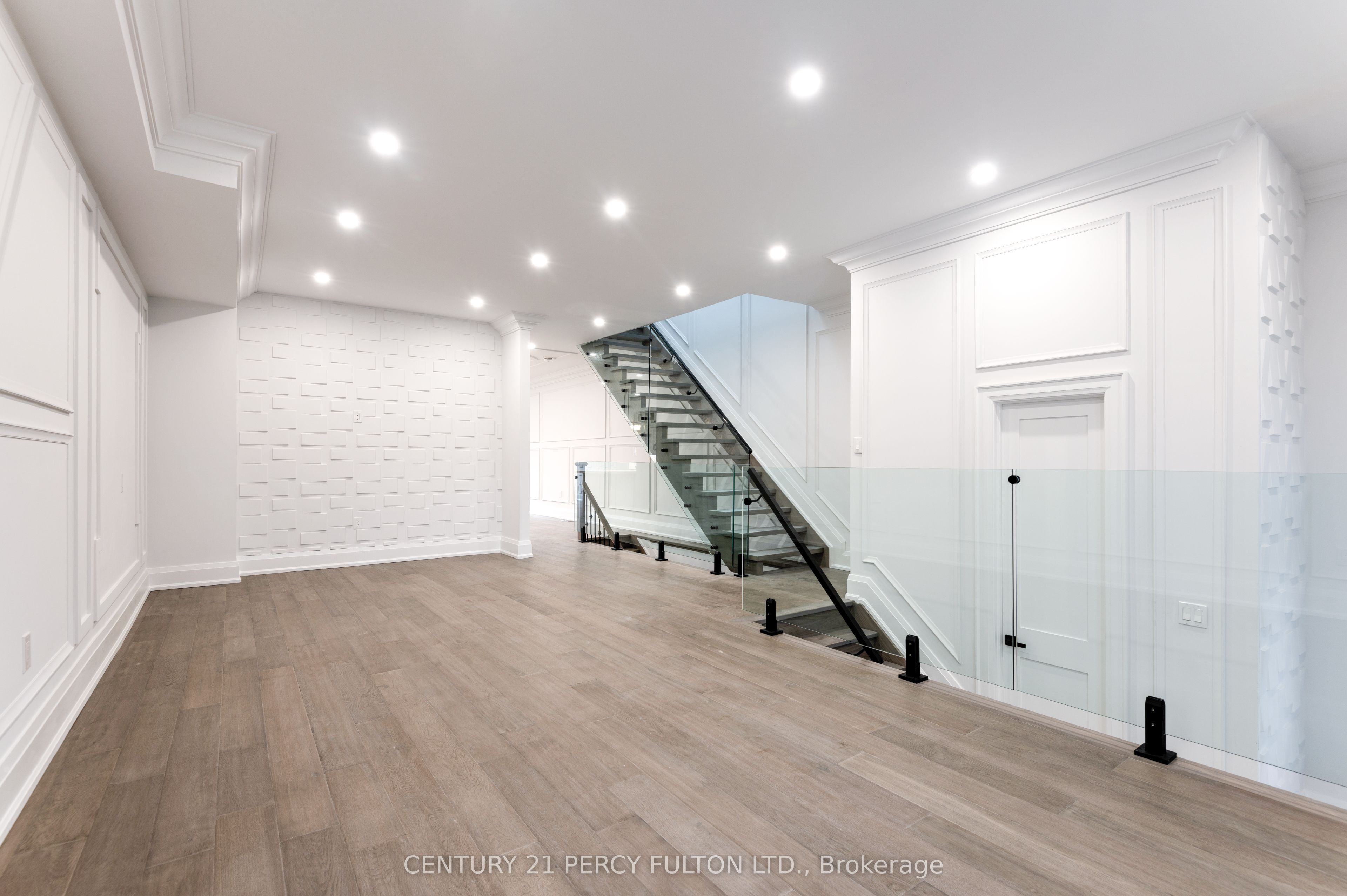 195 Danforth Road Property Photo 6